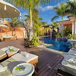 Отель Royal Garden Villas, Luxury 5*
