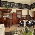 Royal Garden Villas, Luxury Hotel