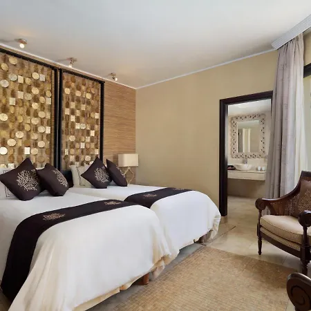 Royal Garden Villas, Luxury Hotel