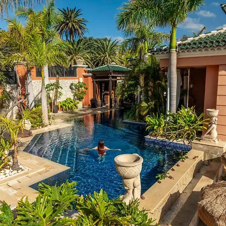 Royal Garden Villas, Luxury