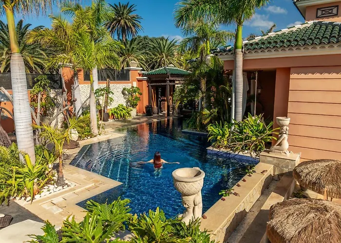 Royal Garden Villas, Luxury