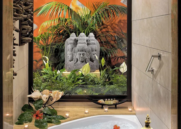 Royal Garden Villas, Luxury