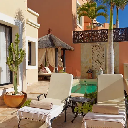 Royal Garden Villas, Luxury فندق أذيخي