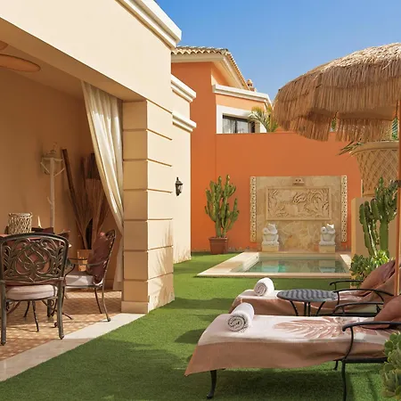 Royal Garden Villas, Luxury מלון אדחה