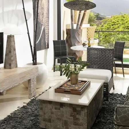 Royal Garden Villas, Luxury Hotel