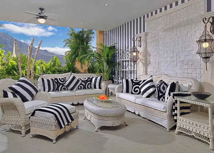 Royal Garden Villas, Luxury 5* אדחה