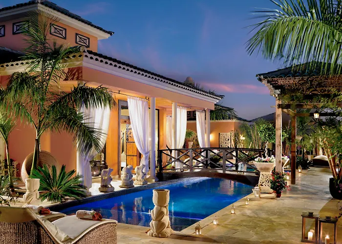 מלון Royal Garden Villas, Luxury אדחה