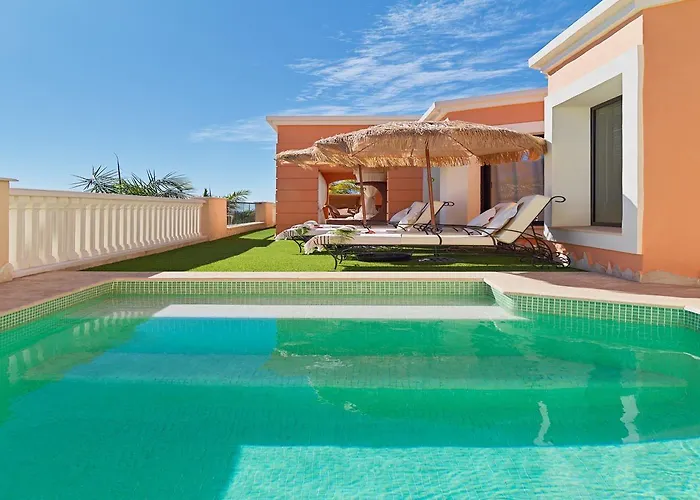 Royal Garden Villas, Luxury אדחה