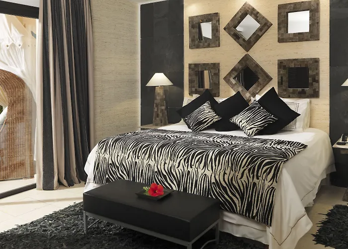 מלון Royal Garden Villas, Luxury 5*