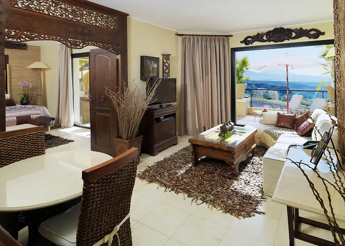 מלון Royal Garden Villas, Luxury