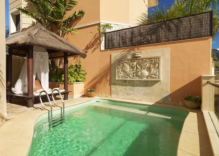 Royal Garden Villas, Luxury אדחה
