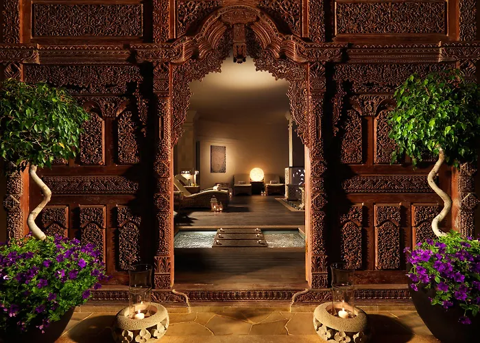 Royal Garden Villas, Luxury Otel