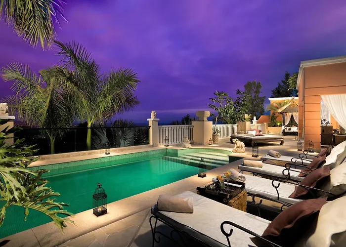 Royal Garden Villas, Luxury אדחה