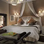 Royal Garden Villas, Luxury 아데제