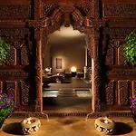 Royal Garden Villas, Luxury Hotel