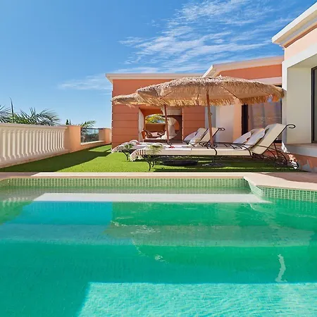 Royal Garden Villas, Luxury אדחה