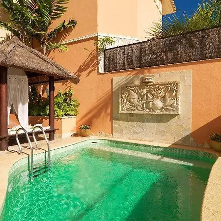 Royal Garden Villas, Luxury Hotel