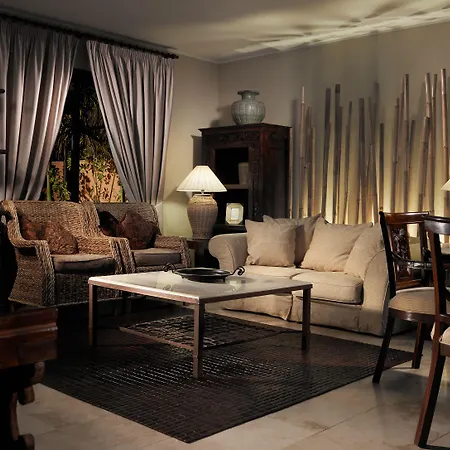 Royal Garden Villas, Luxury מלון