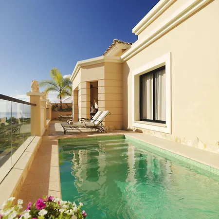 Royal Garden Villas, Luxury Hotel