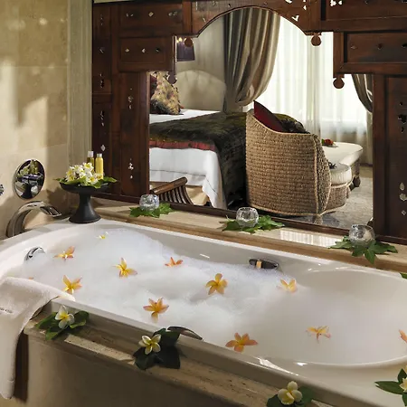 Ξενοδοχείο Royal Garden Villas, Luxury 5*
