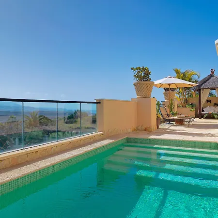 Royal Garden Villas, Luxury אדחה