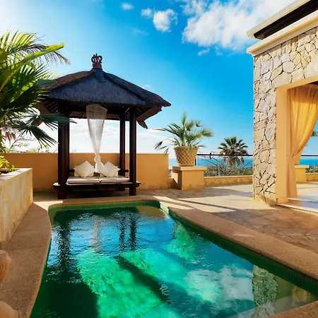 Royal Garden Villas, Luxury Hotel