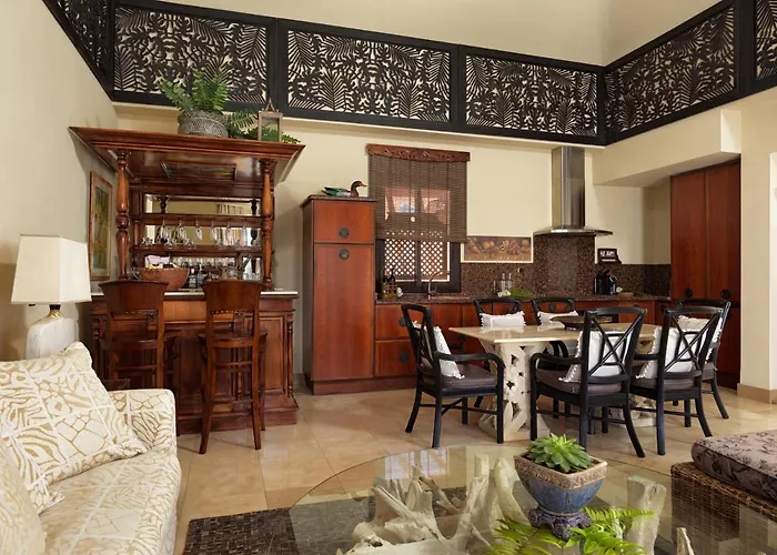 Royal Garden Villas, Luxury Hotel
