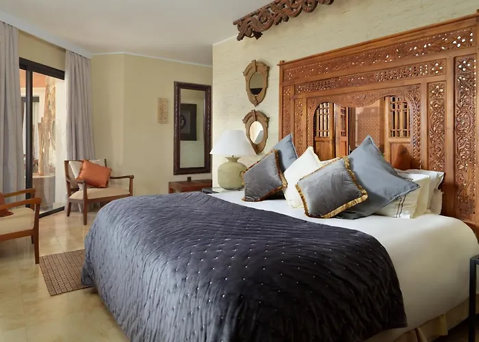 מלון Royal Garden Villas, Luxury אדחה
