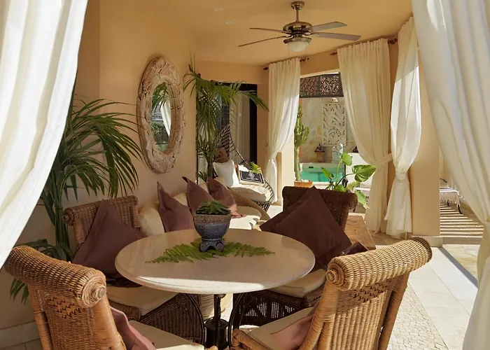 Royal Garden Villas, Luxury אדחה