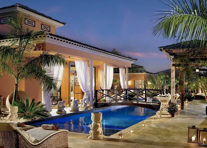 Royal Garden Villas, Luxury فندق أذيخي