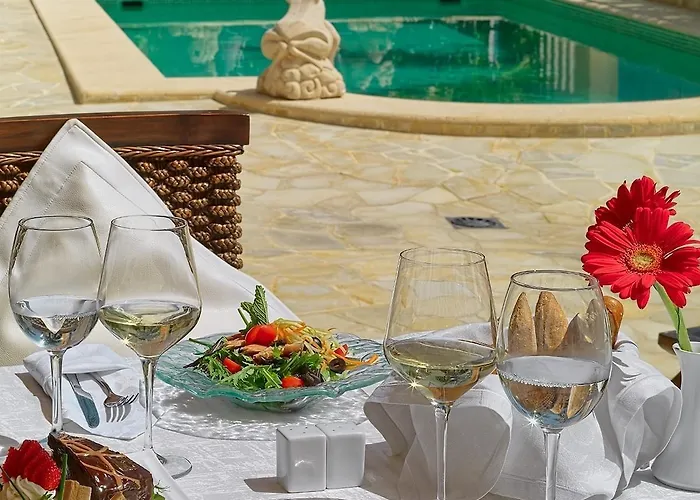 מלון Royal Garden Villas, Luxury אדחה