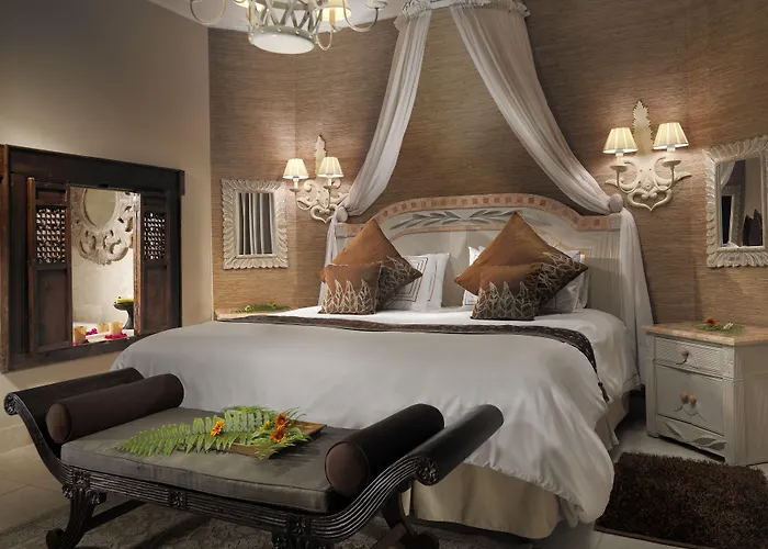 Royal Garden Villas, Luxury 阿德耶