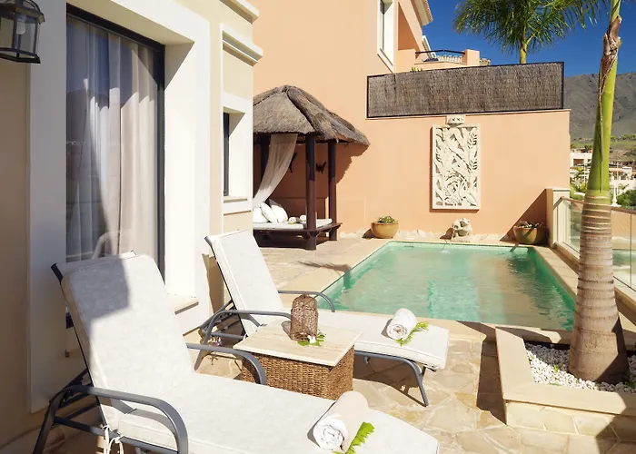 Royal Garden Villas, Luxury 5* 阿德耶