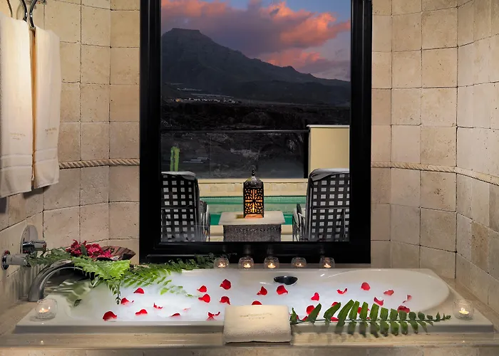 מלון Royal Garden Villas, Luxury