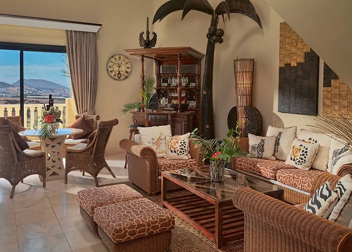 Royal Garden Villas, Luxury 阿德耶