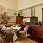 Hotell Royal Garden Villas, Luxury