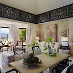 Royal Garden Villas, Luxury Hotell