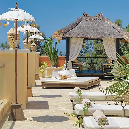 Отель Royal Garden Villas, Luxury 5*