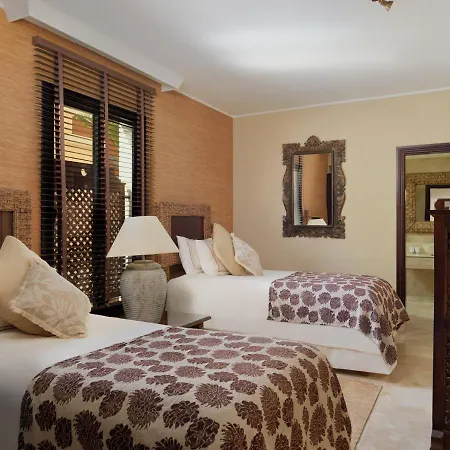 Royal Garden Villas, Luxury Hotell