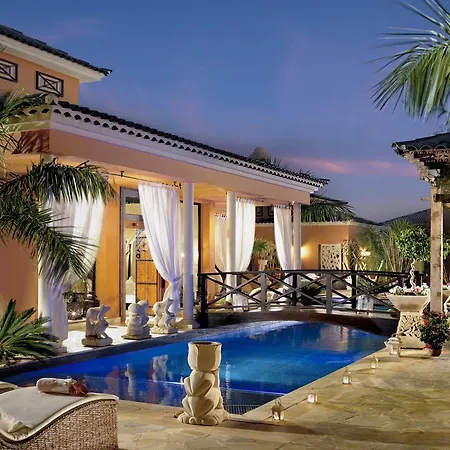 Royal Garden Villas, Luxury Отель Адехе