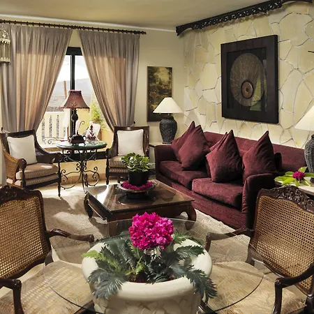 Royal Garden Villas, Luxury