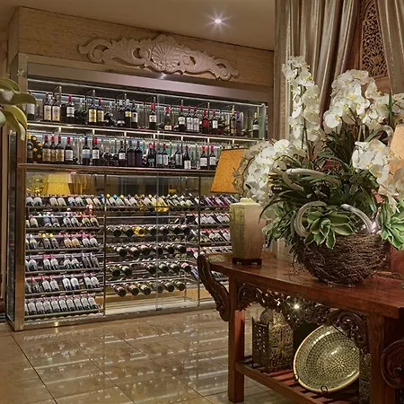 Royal Garden Villas, Luxury アデヘ