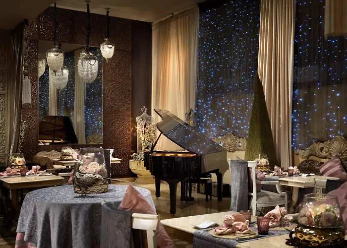 Royal Garden Villas, Luxury